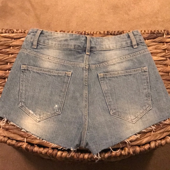 DIVIDED Jean shorts size 4 - Picture 2 of 3